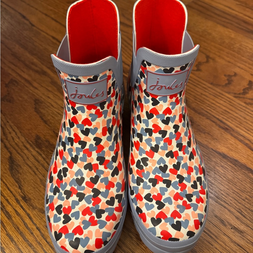 Joules Women's Short Rain Boots in Red, Navy, Black, Cream Heart Print
